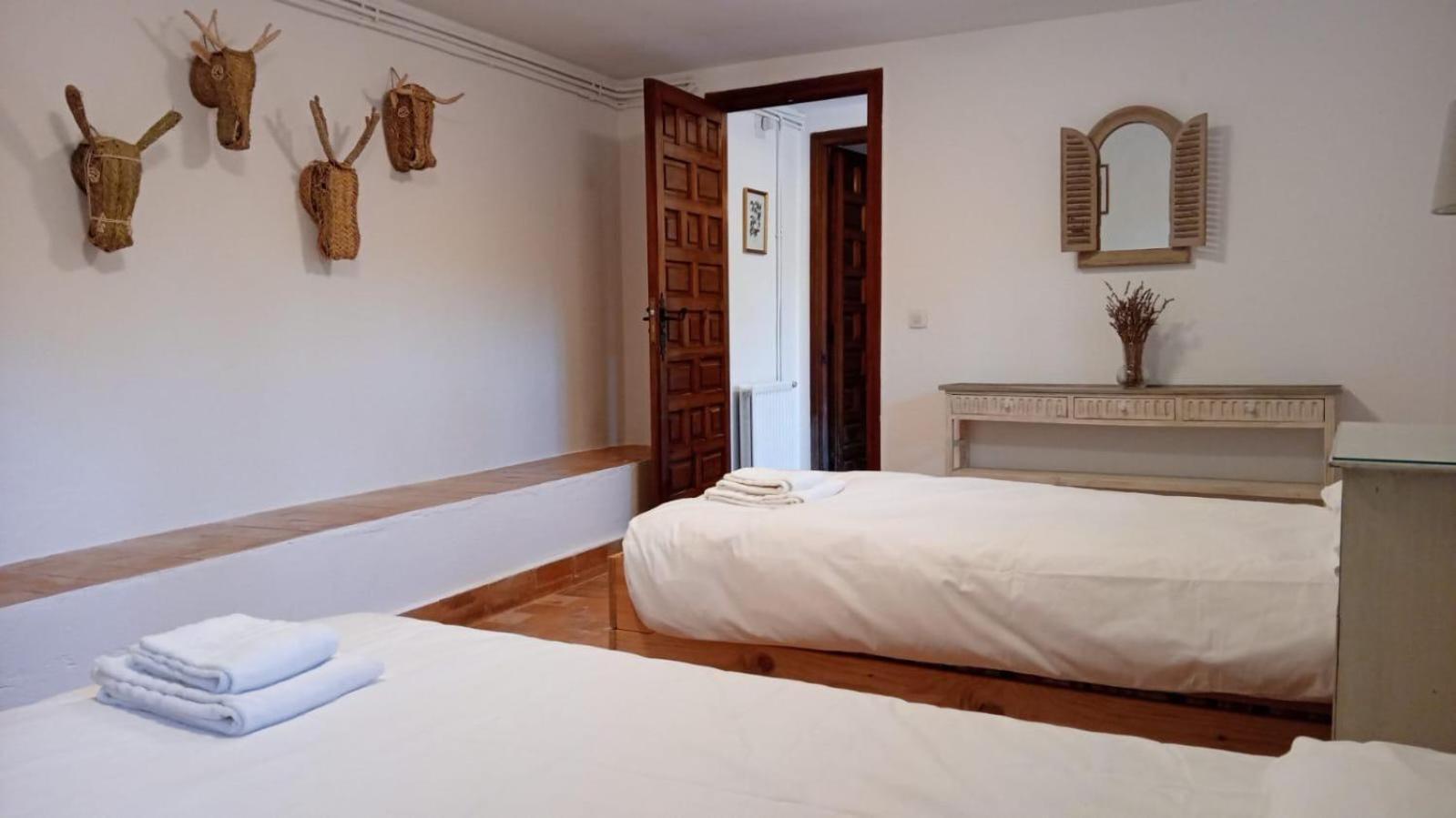 Gran Chalet Con Piscina Y Apartamento En Navacerrada Villa Exterior photo